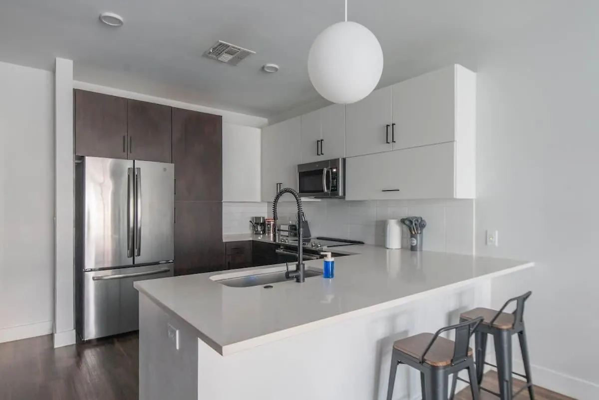 Modern 1Bd - Pool, Gym, Parking, W-D - Sleeps 4 Apartment Tempe
